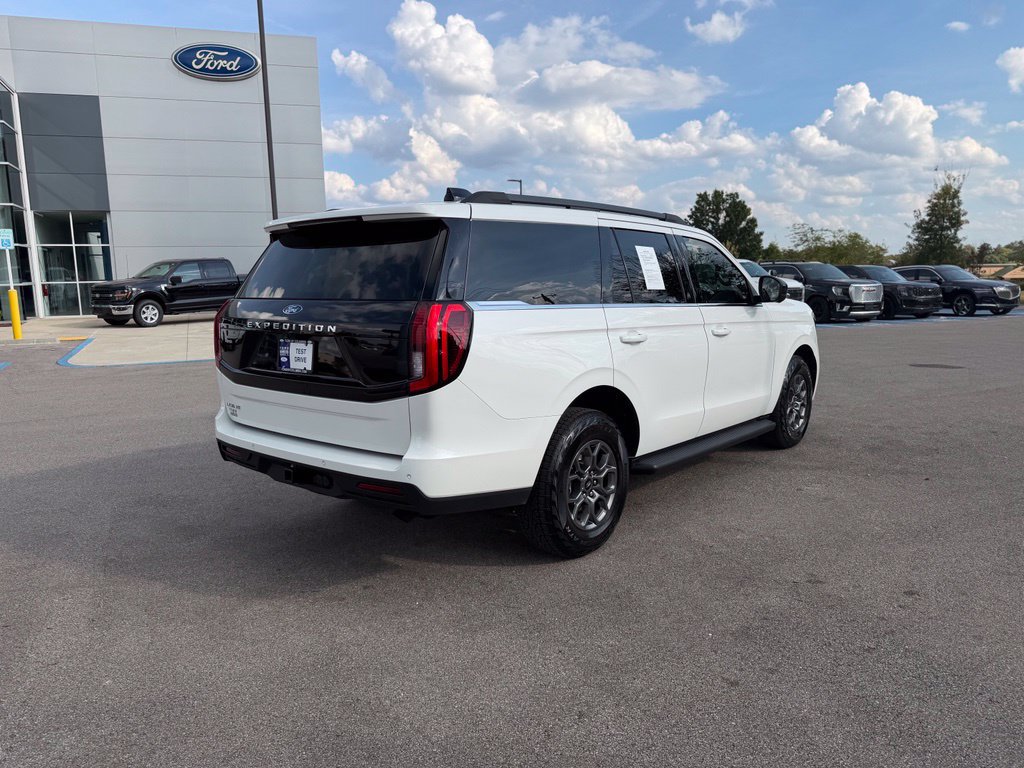 Used 2025 Ford Expedition Active RWD image 5