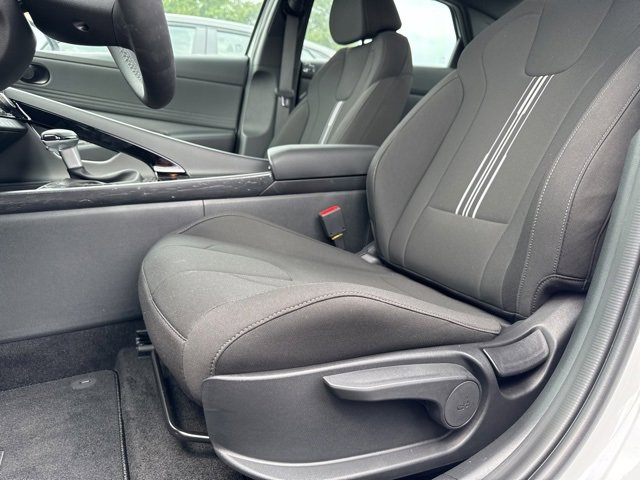 New 2025 Hyundai Elantra SEL image 41