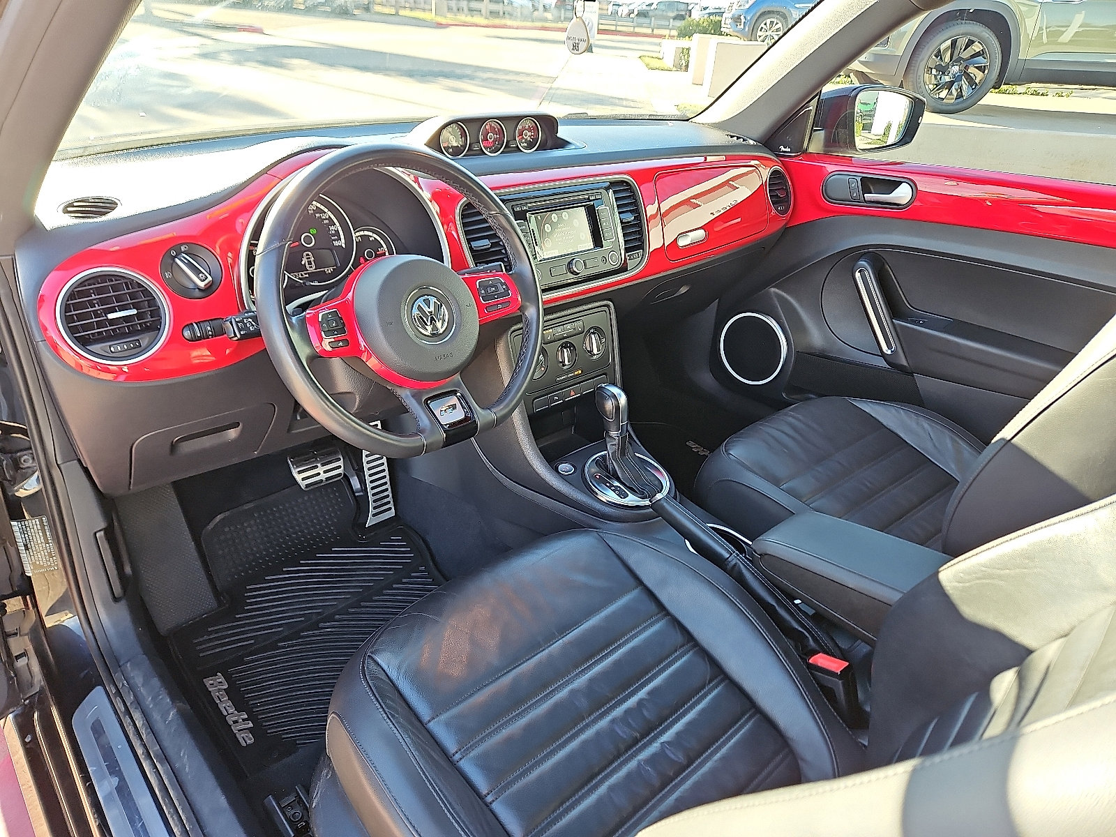 Used 2013 Volkswagen Beetle R-Line image 7