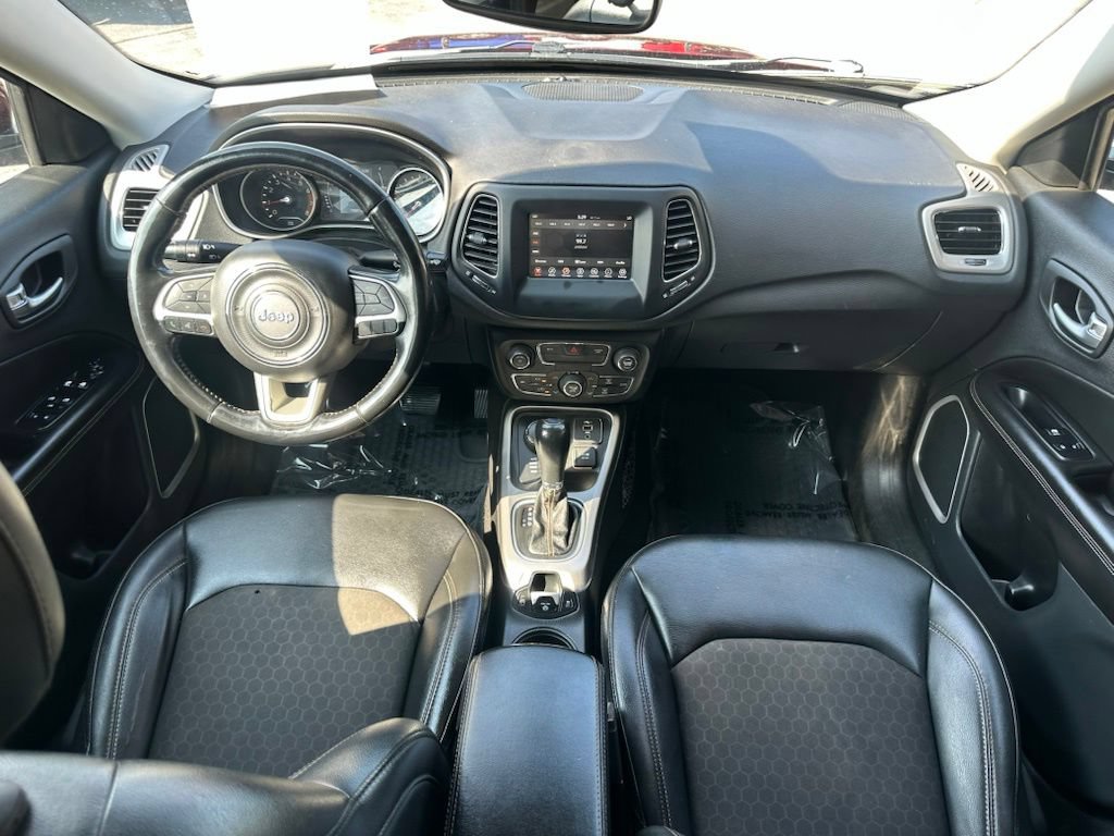 Used 2020 Jeep Compass Latitude w/ Cold Weather Group AWD/4WD image 22