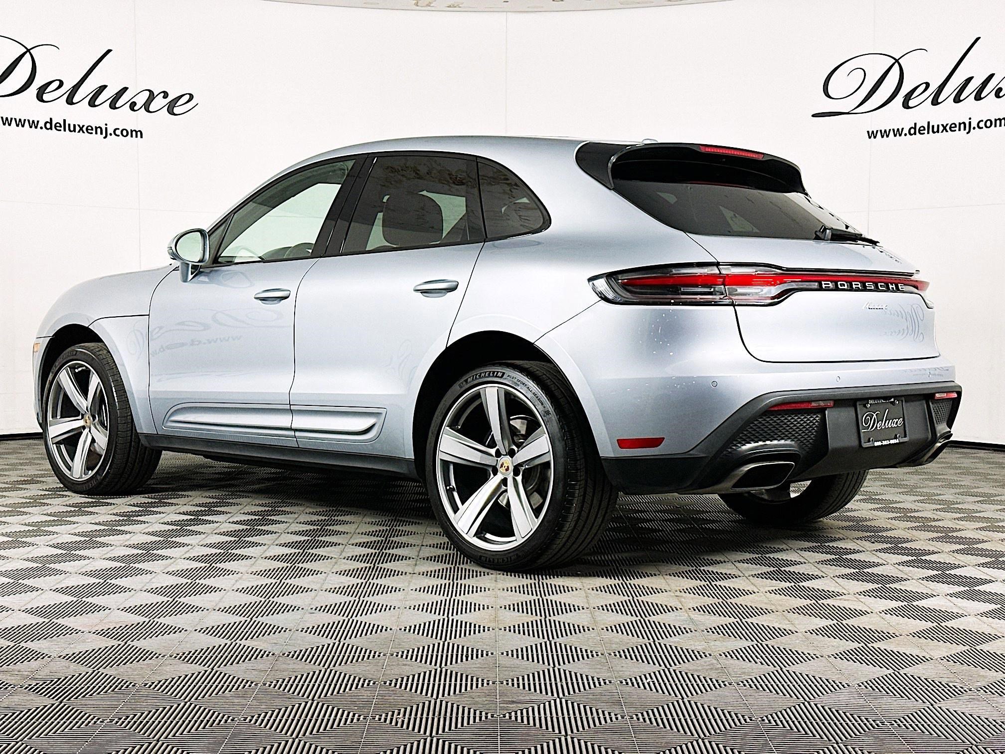 Used 2024 Porsche Macan AWD/4WD image 4