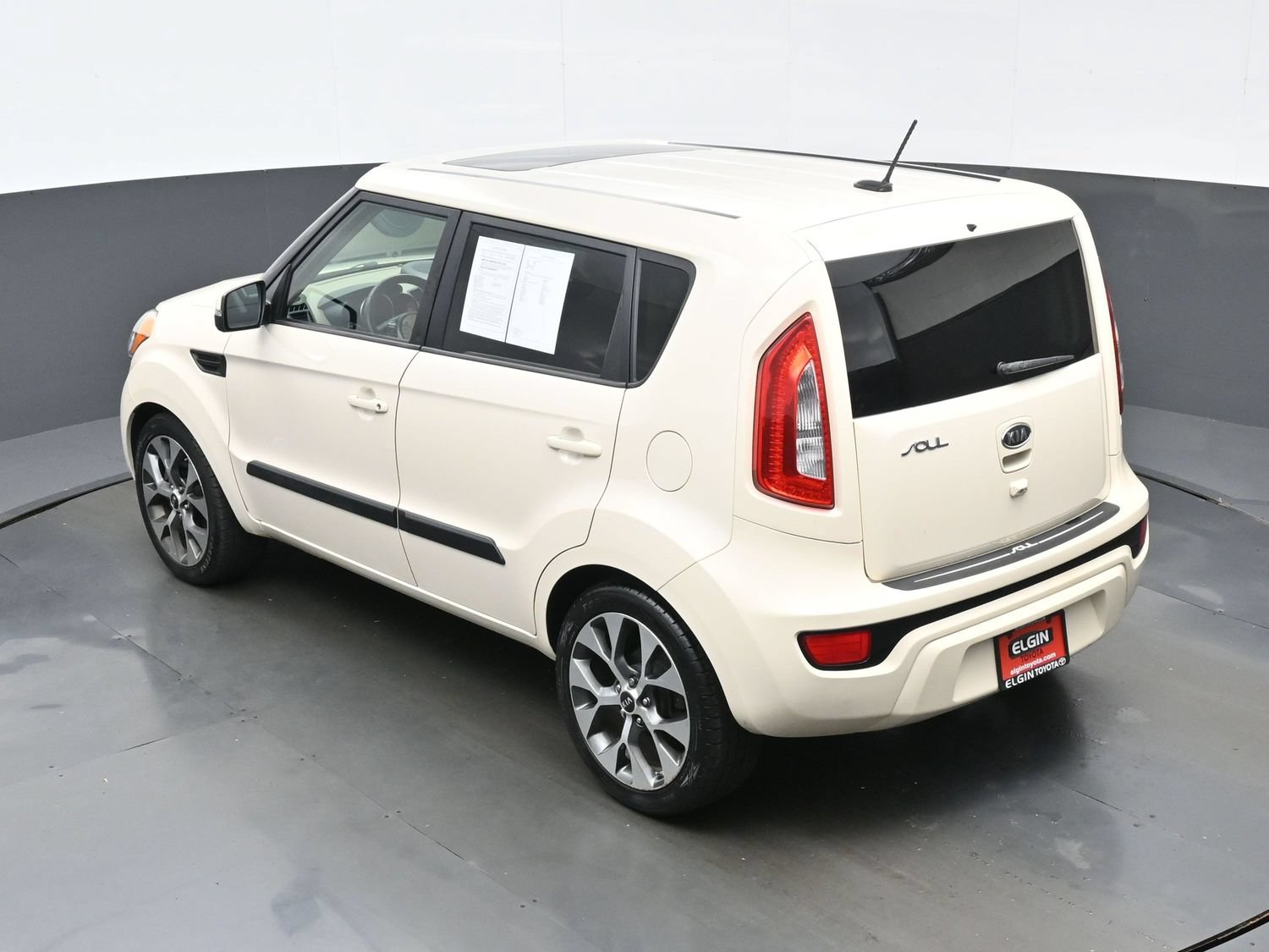 Used 2012 Kia Soul ! FWD image 38
