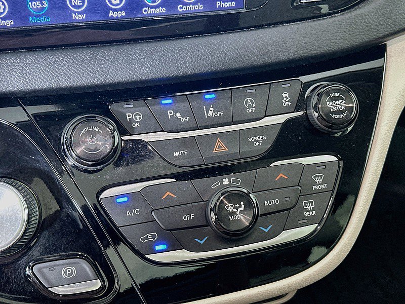 Used 2019 Chrysler Pacifica Touring-L Plus w/ Advanced Safetytec Group FWD image 18