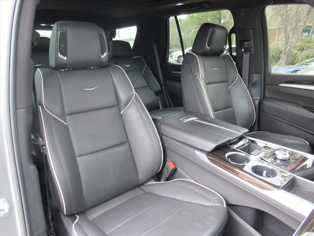 Certified 2025 Cadillac Escalade Premium Luxury w/ LPO, Radiant Package image 9