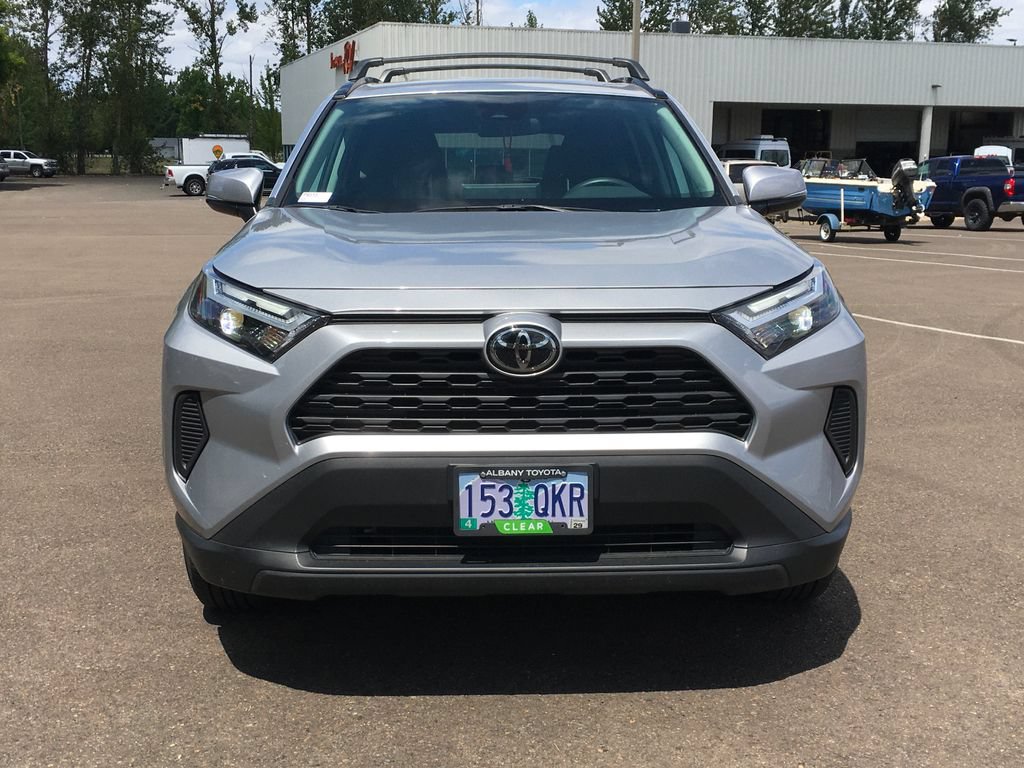 Used 2025 Toyota RAV4 XLE AWD/4WD image 10