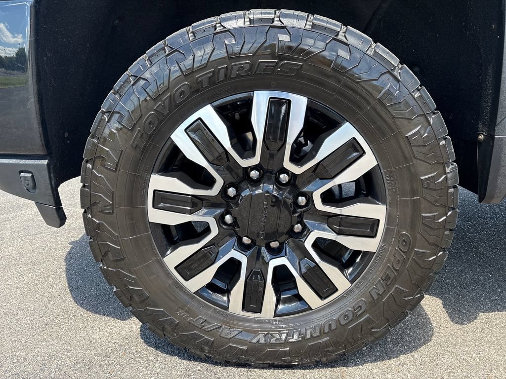 Used 2021 GMC Sierra 2500 Denali w/ Denali Black Diamond Edition AWD/4WD image 12