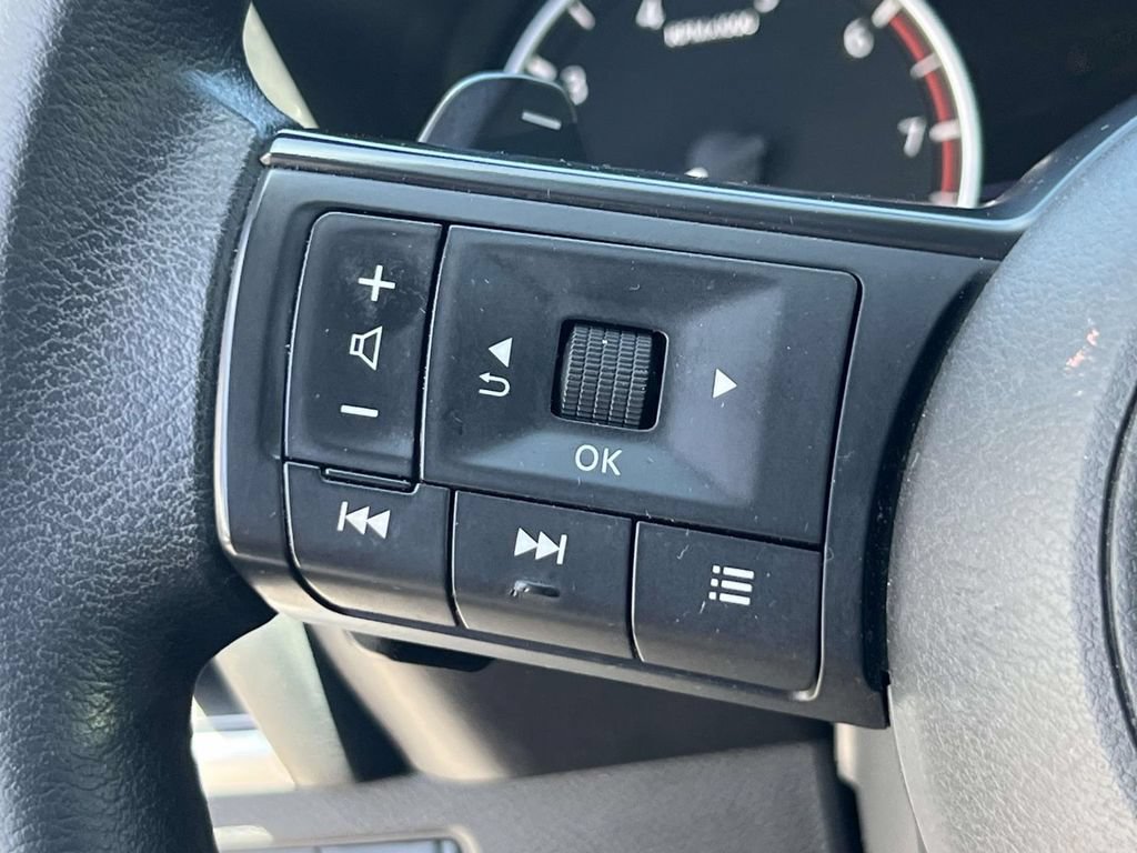 Used 2024 Nissan Rogue SV AWD/4WD image 21