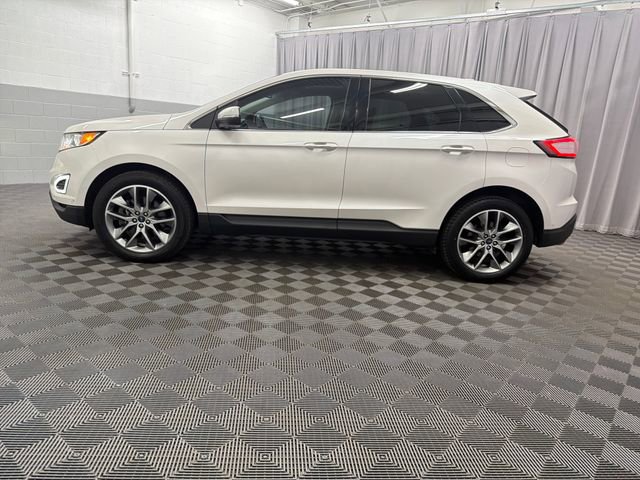 Used 2018 Ford Edge Titanium w/ Equipment Group 302A AWD/4WD image 10