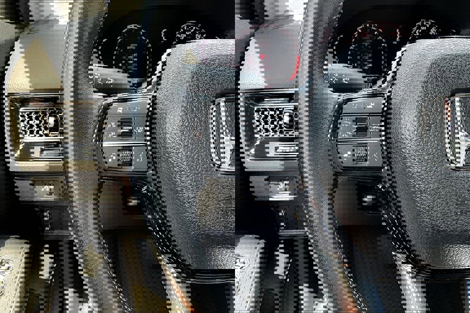 Used 2023 Honda Civic EX-L image 10