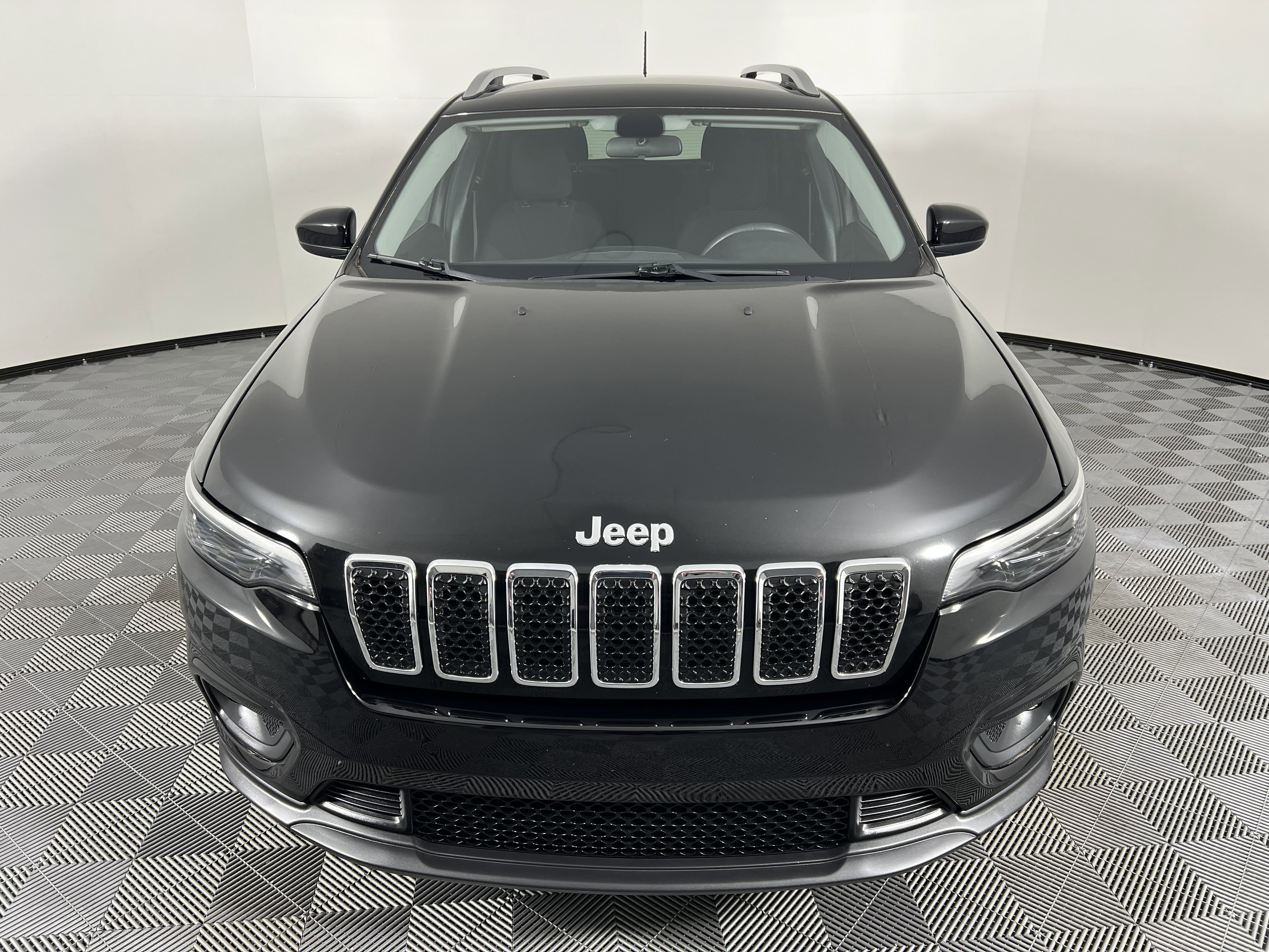 Used 2019 Jeep Cherokee Latitude w/ Popular Appearance Group image 5