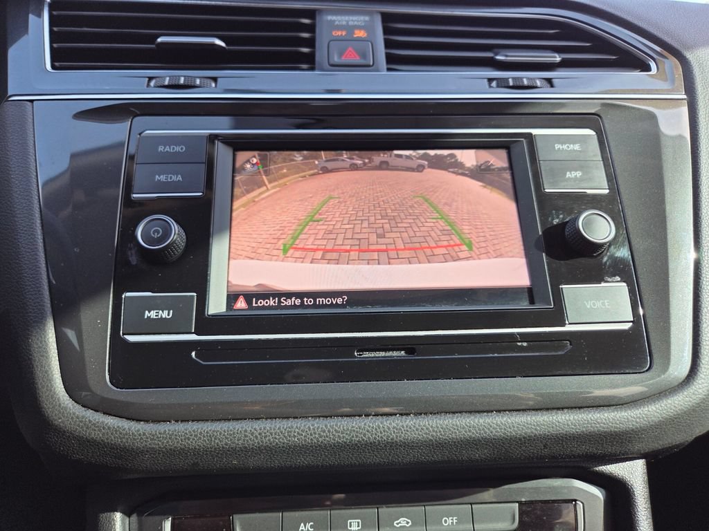 Used 2020 Volkswagen Tiguan S FWD image 33