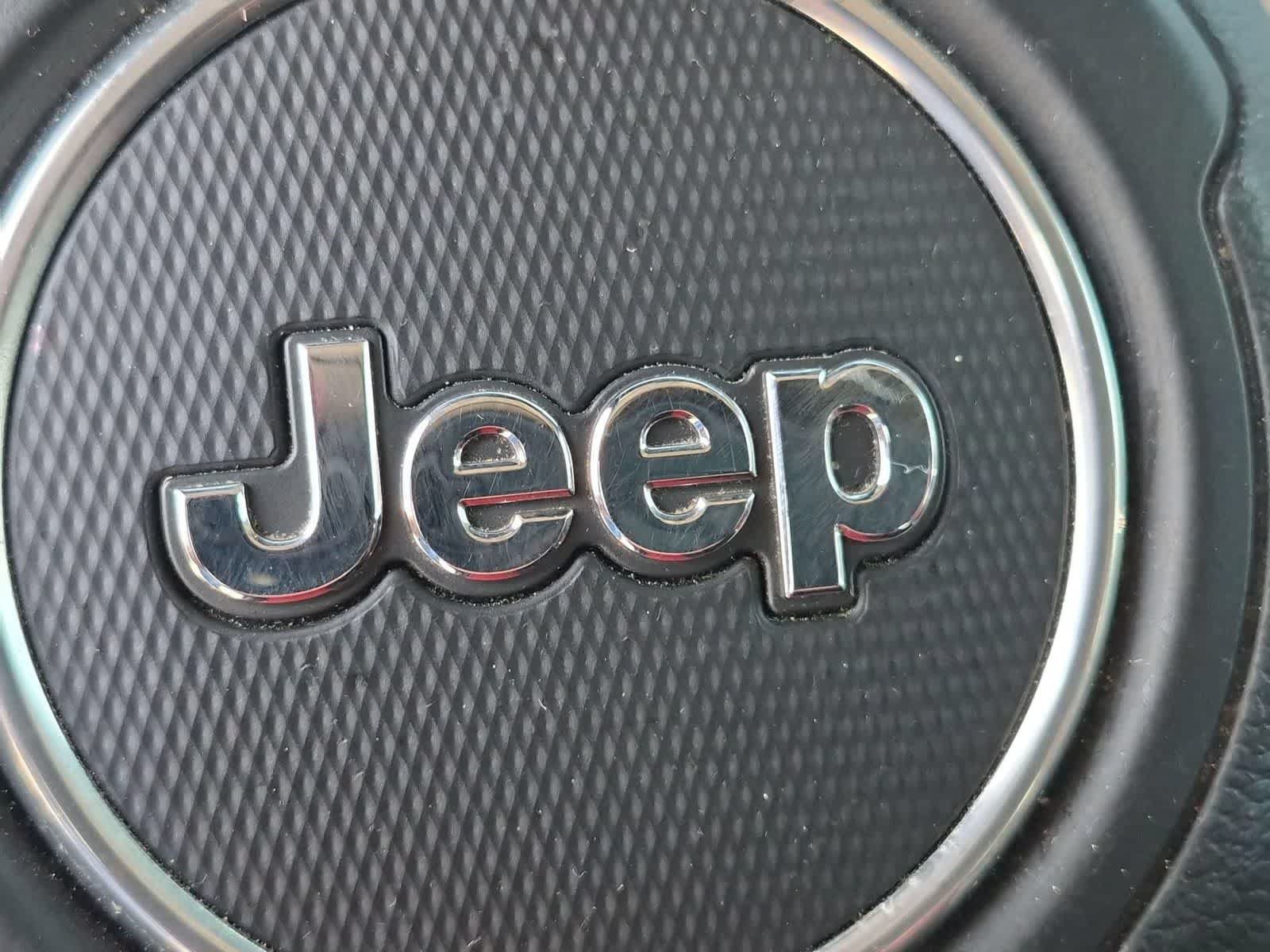 Used 2020 Jeep Gladiator Overland AWD/4WD image 4
