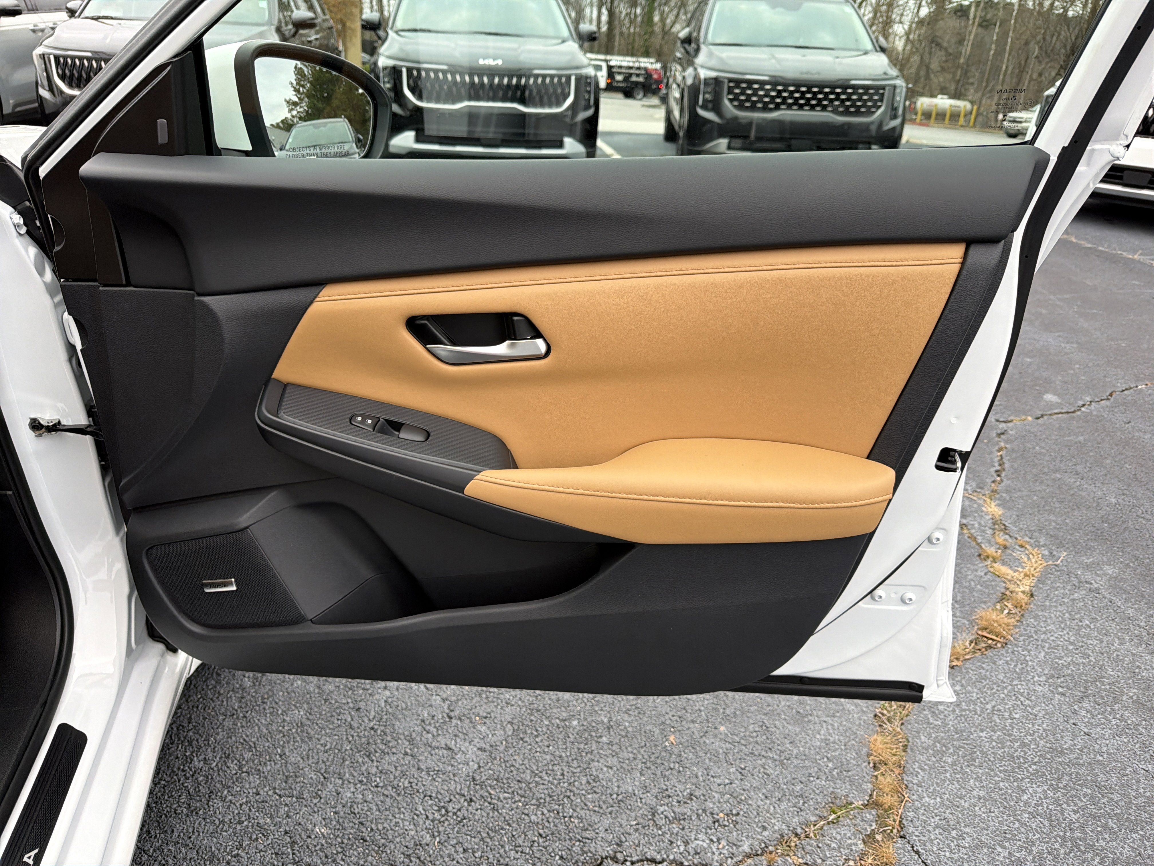 Used 2024 Nissan Sentra SV w/ SV Premium Package image 14