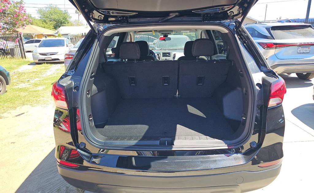 Used 2023 Chevrolet Equinox LS w/ LS Convenience Package image 17