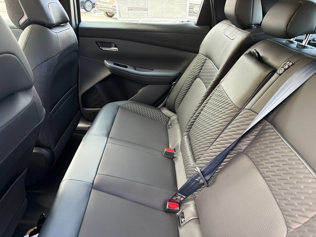 New 2026 Nissan Leaf Platinum+ w/ Cargo Package (Platinum+) FWD image 30