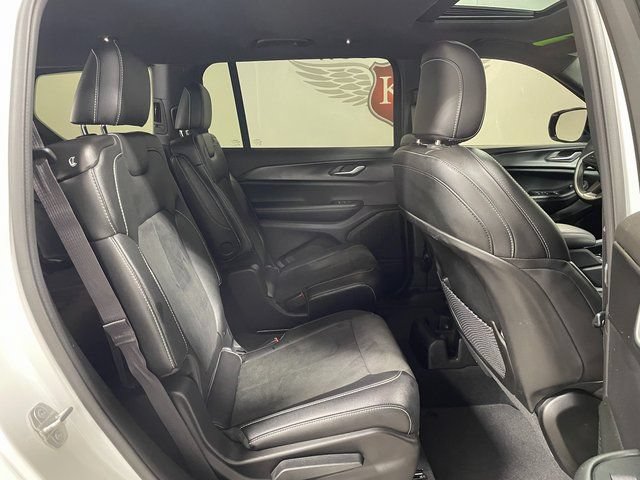 Used 2023 Jeep Grand Cherokee L Laredo AWD/4WD image 22