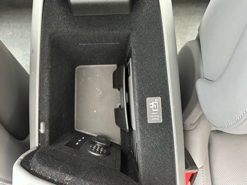 Certified 2025 Porsche Taycan 4 Cross Turismo image 26