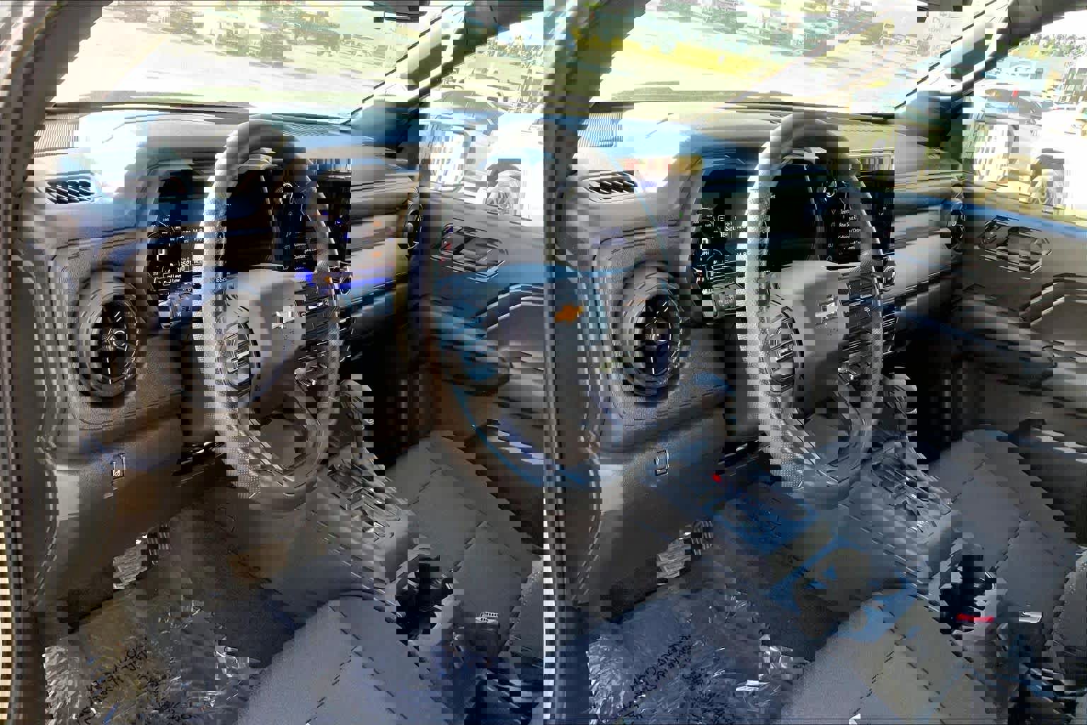 Used 2024 Chevrolet Colorado W/T image 17