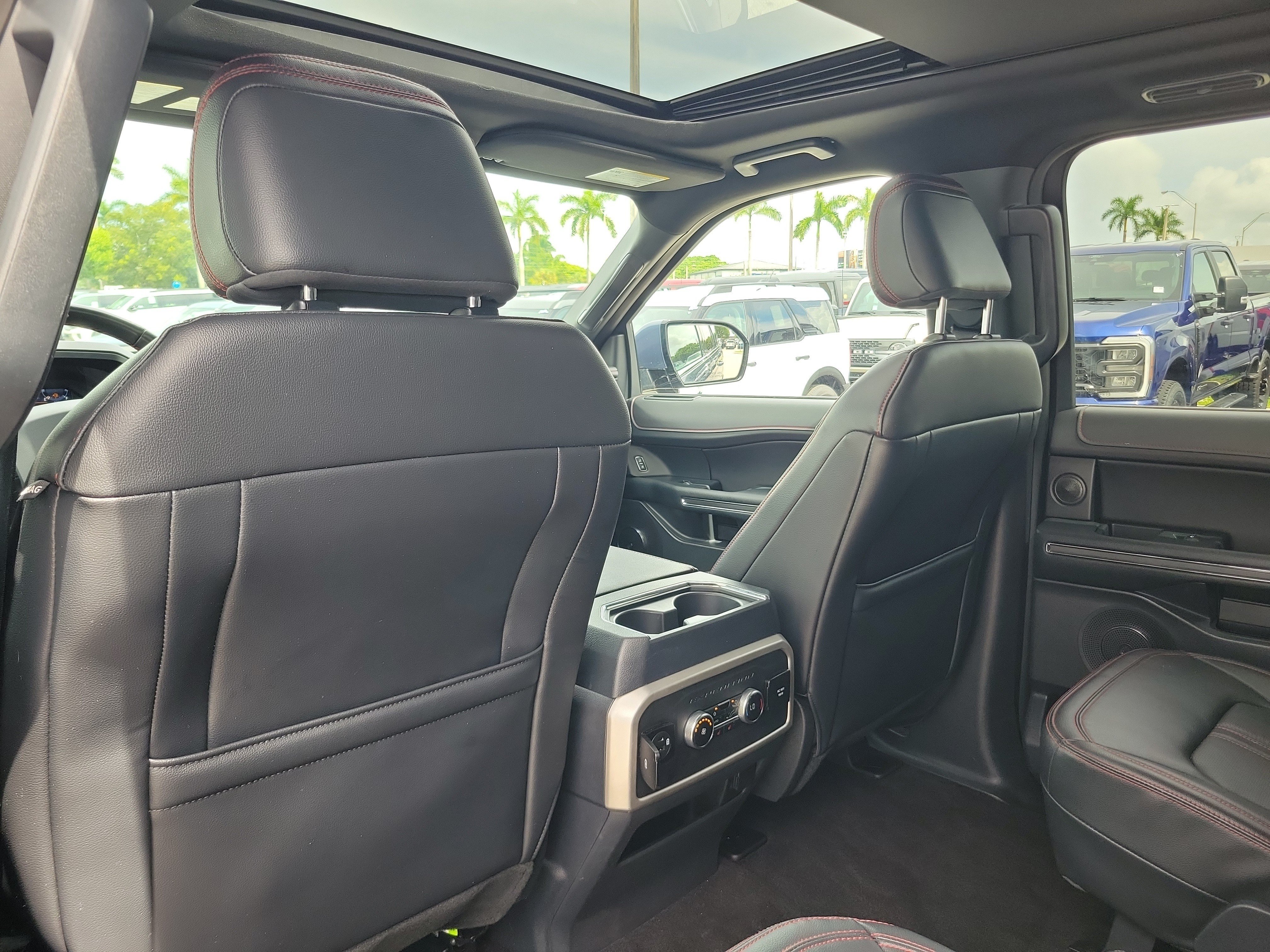 Used 2023 Ford Expedition Limited RWD image 17