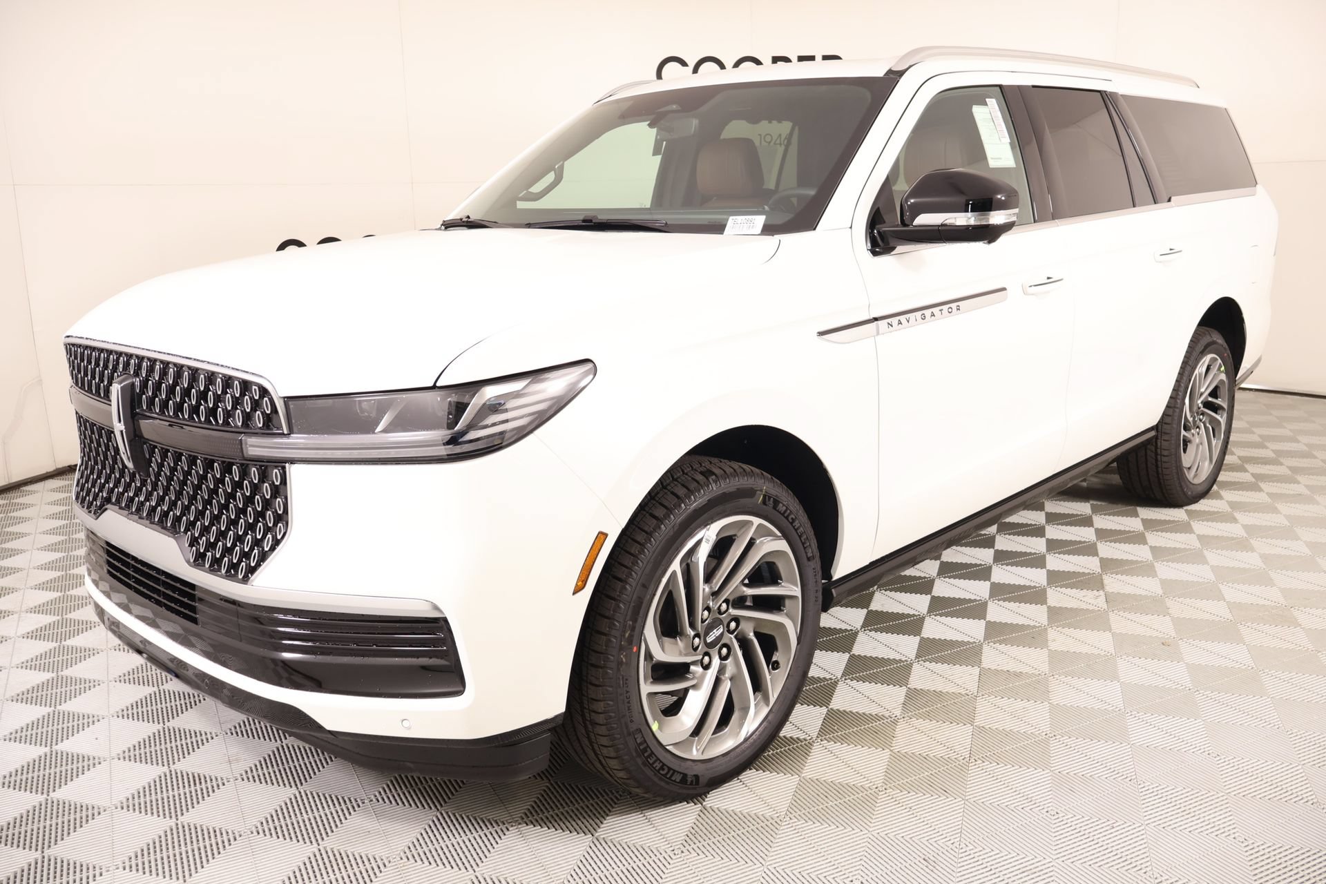 New 2026 Lincoln Navigator L Reserve AWD/4WD image 11