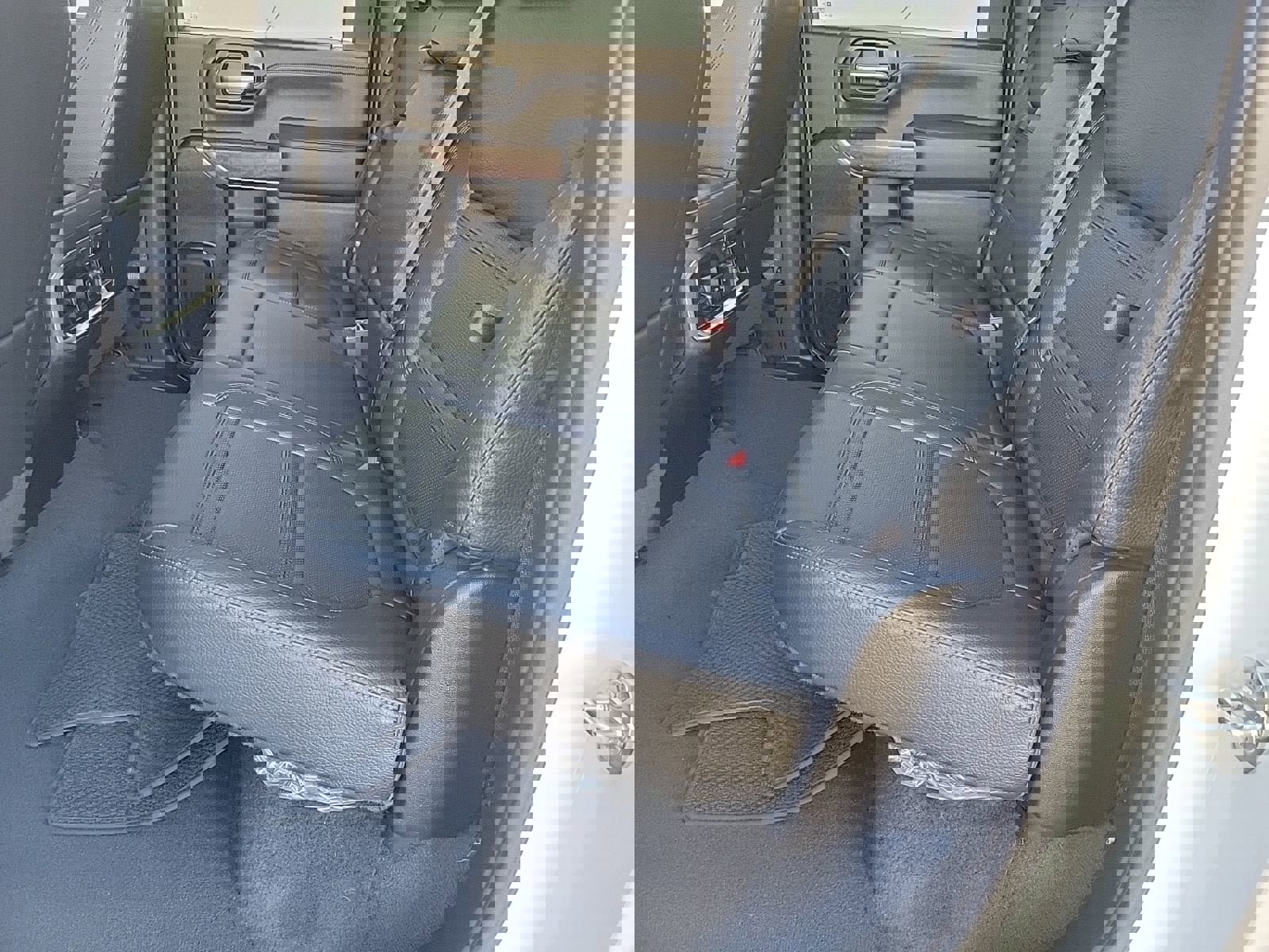 Used 2023 GMC Sierra 2500 Denali image 16