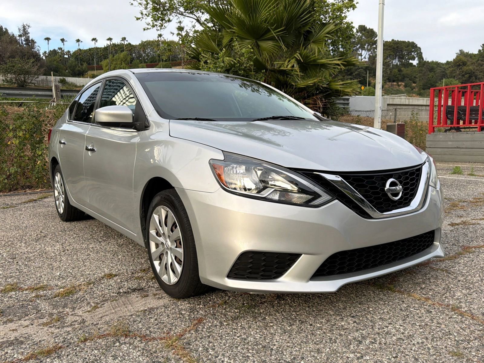Used 2017 Nissan Sentra SV image 3