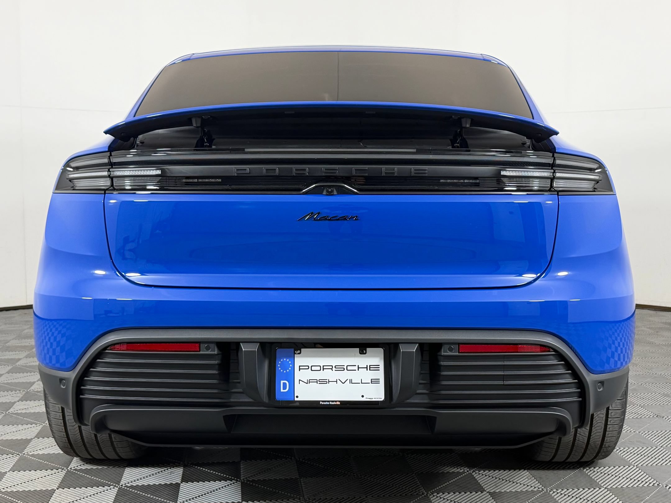 Used 2026 Porsche Macan Electric RWD image 36
