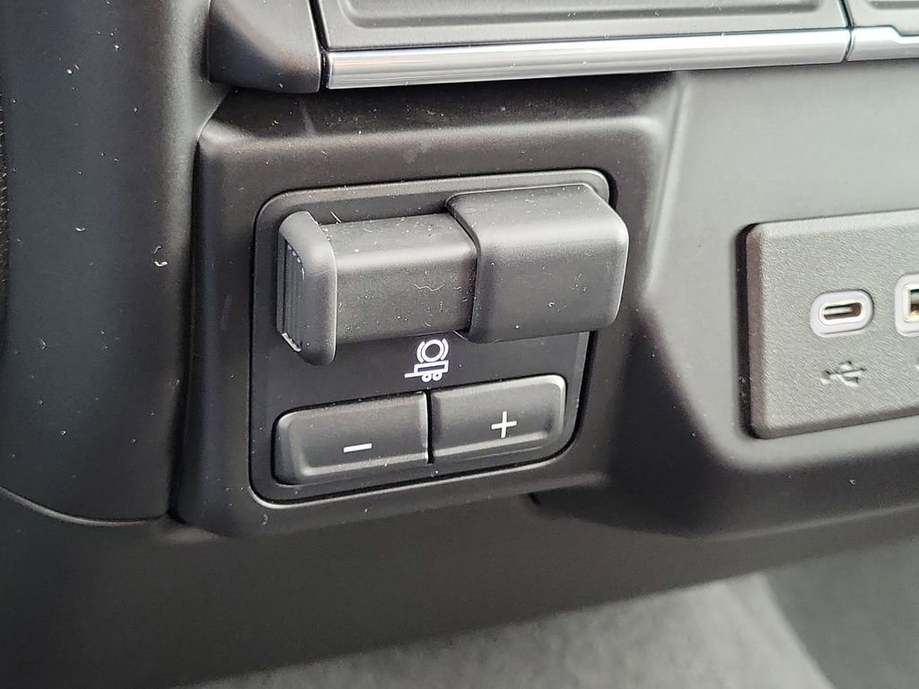 Used 2022 GMC Sierra 2500 SLE w/ SLE Value Package; image 11