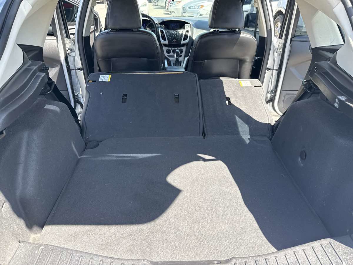 Used 2013 Ford Focus SE FWD image 15