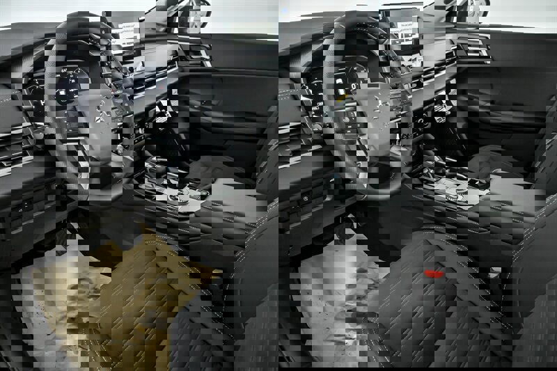 New 2026 Mitsubishi Outlander SE image 13