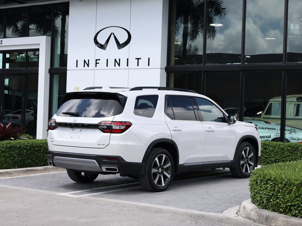 Used 2023 Honda Pilot Elite image 4