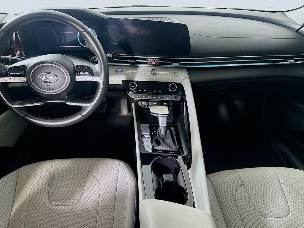 Used 2023 Hyundai Elantra Limited FWD image 18