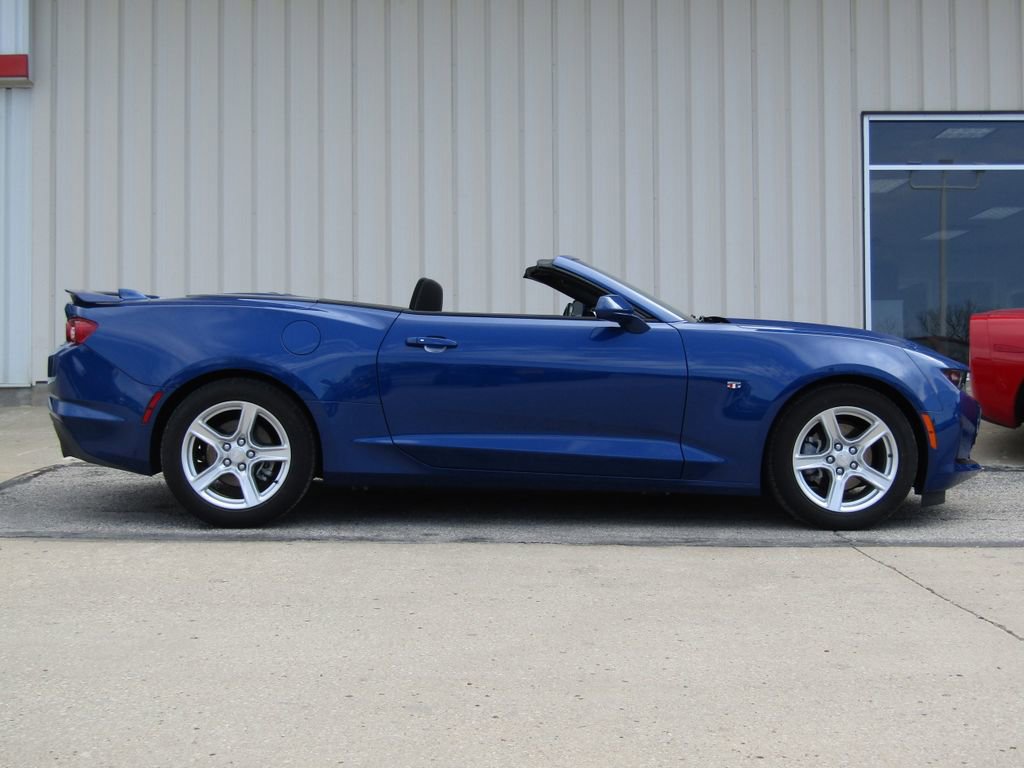 Used 2023 Chevrolet Camaro LT w/ Technology Package image 2