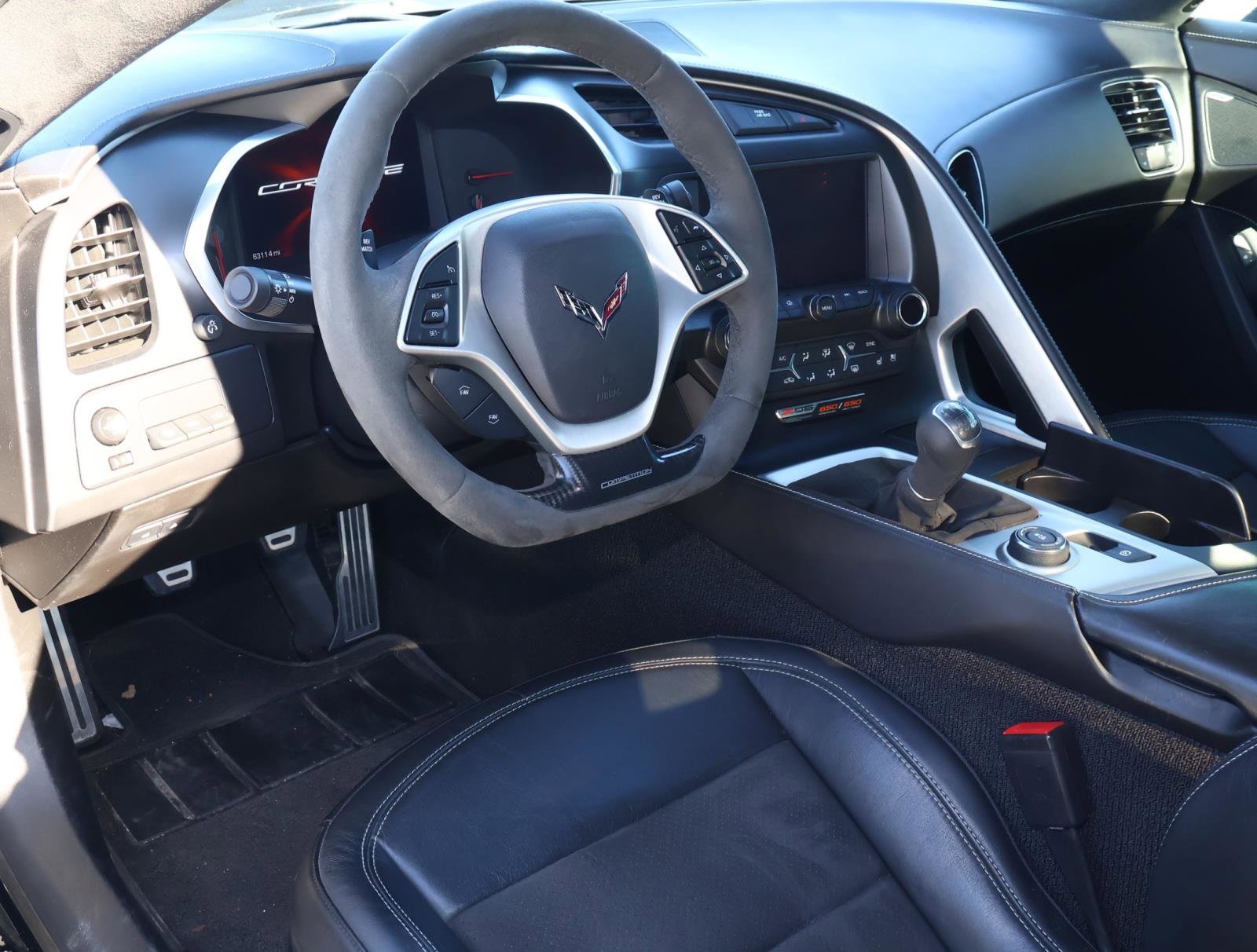 Used 2016 Chevrolet Corvette Z06 w/ 3LZ Preferred Equipment Group image 9