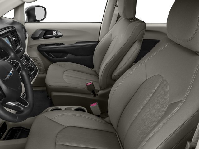 Used 2017 Chrysler Pacifica Touring FWD image 12