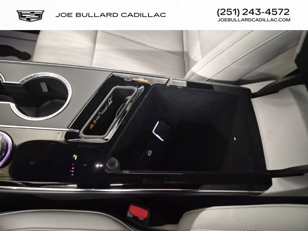 New 2026 Cadillac Lyriq Sport w/ LPO, Floor Liner Package image 31