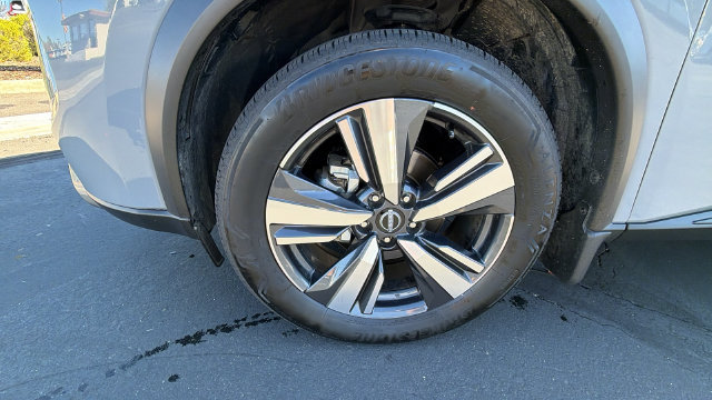 Used 2025 Nissan Rogue SL FWD image 10