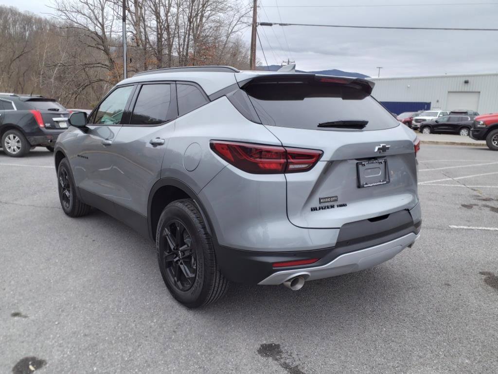New 2025 Chevrolet Blazer LT w/ Convenience Package image 3