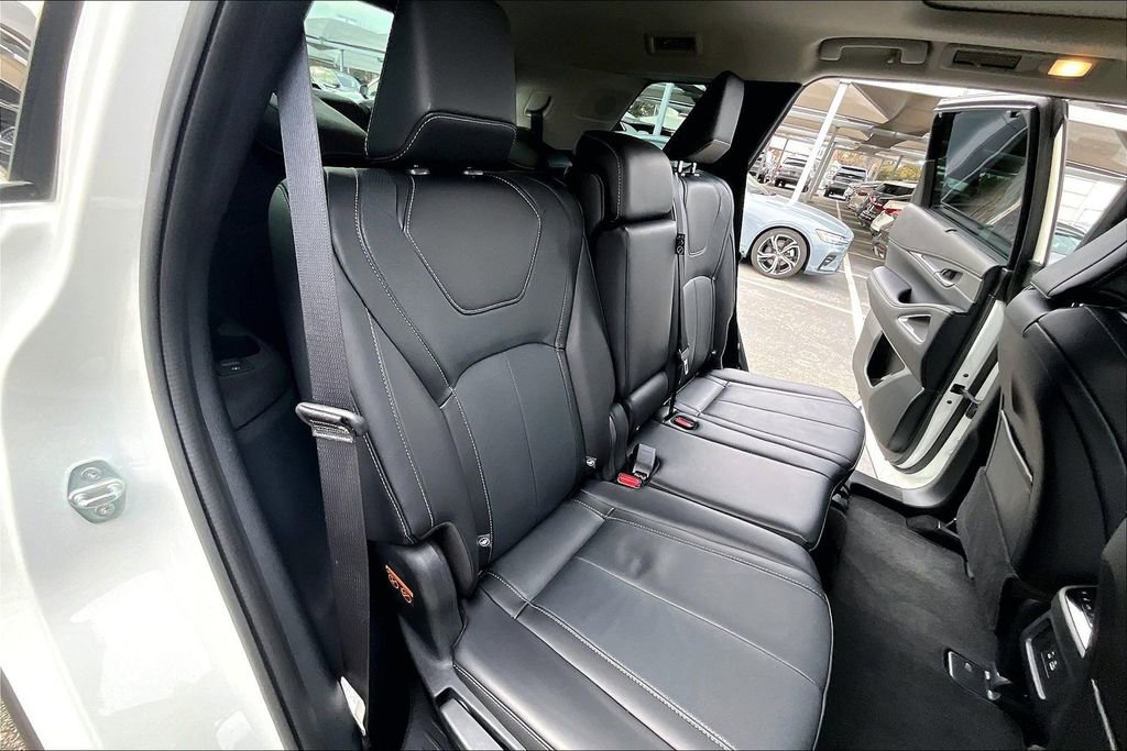 Certified 2025 INFINITI QX60 Luxe w/ Cargo Package image 39