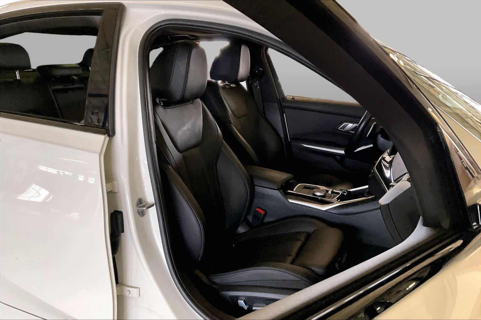 Used 2023 BMW 330i Sedan w/ Driving Assistance Package RWD image 8