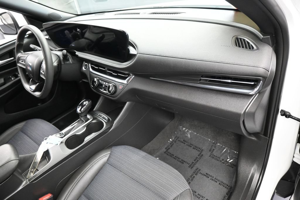 Used 2025 Buick Envista Preferred FWD image 38