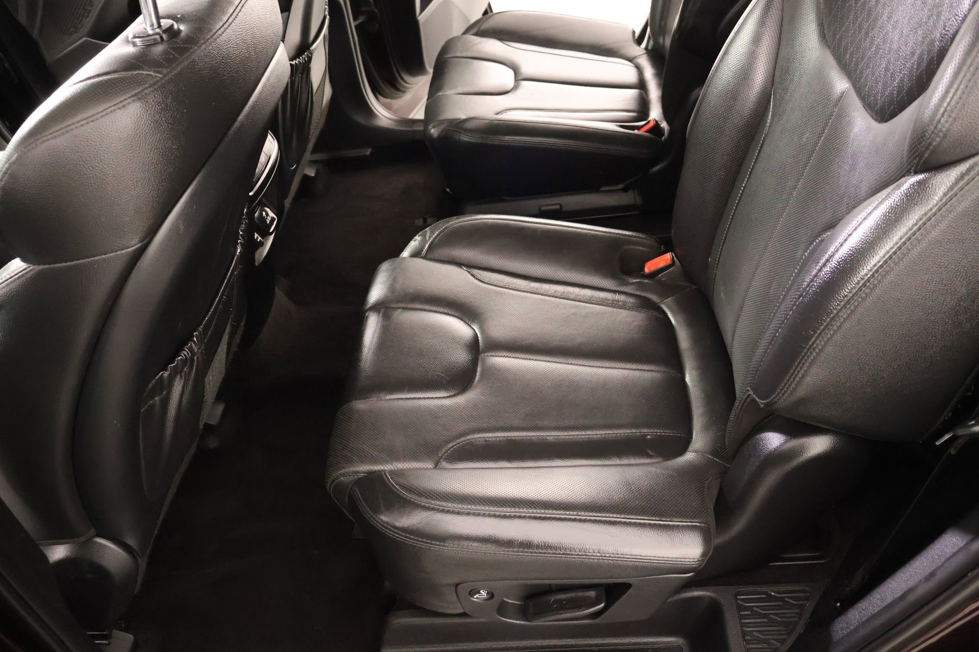 Used 2022 Hyundai Palisade SEL w/ Premium Package image 13