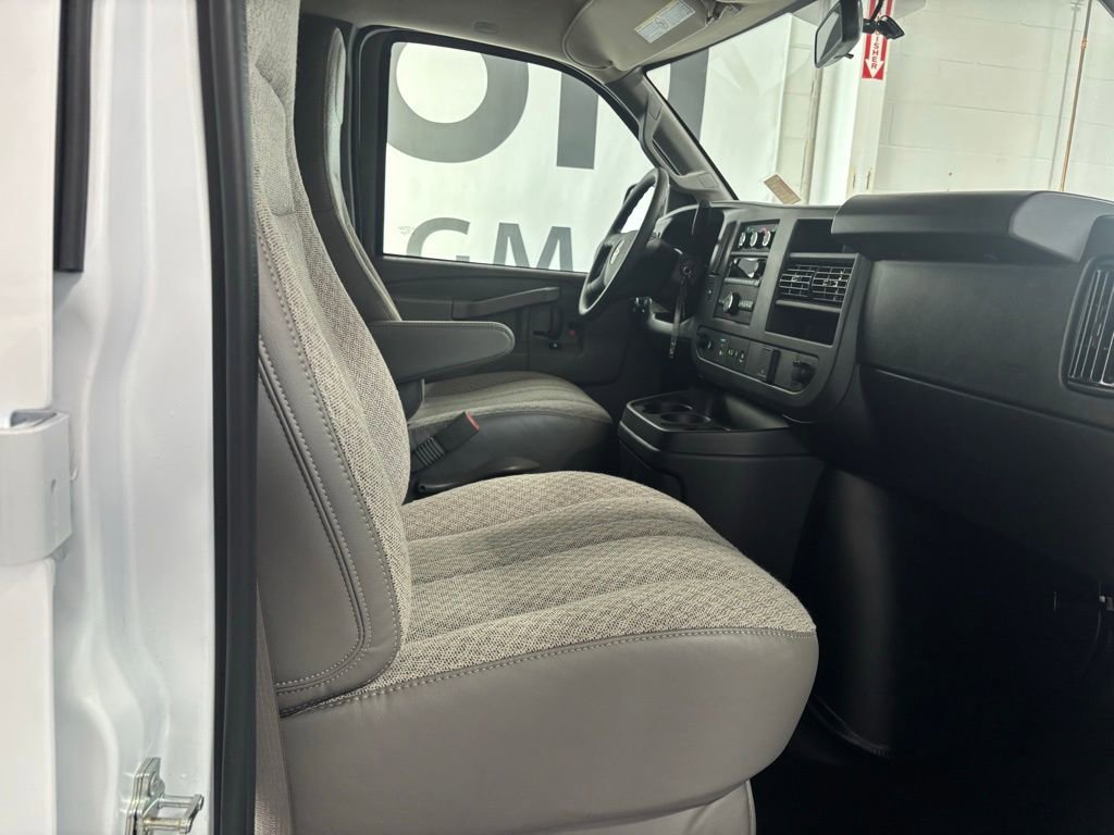 New 2025 Chevrolet Express 2500 Work Van w/ Driver Convenience Package image 37