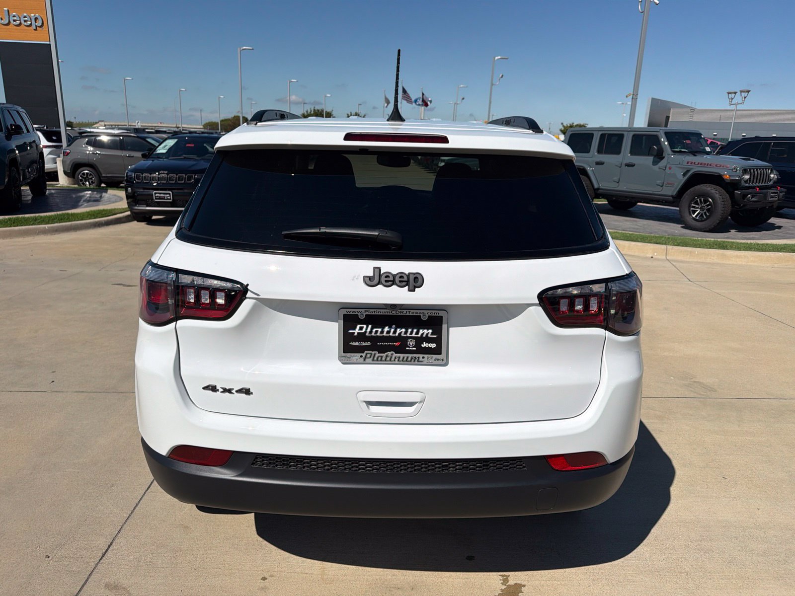 New 2027 Jeep Compass Latitude AWD/4WD image 4