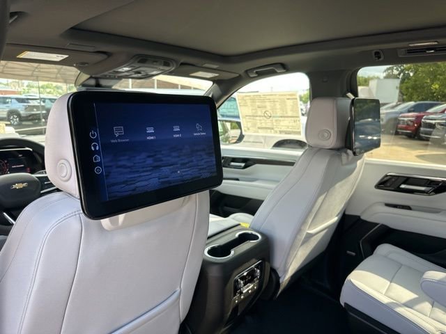 New 2025 Chevrolet Suburban Premier image 12