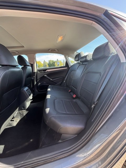 Used 2021 Volkswagen Passat 2.0T SE image 12