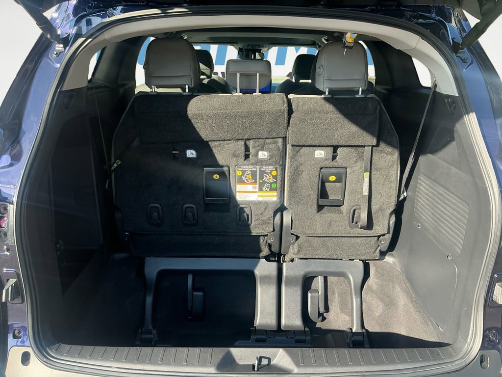 Used 2025 Toyota Sienna XLE image 17