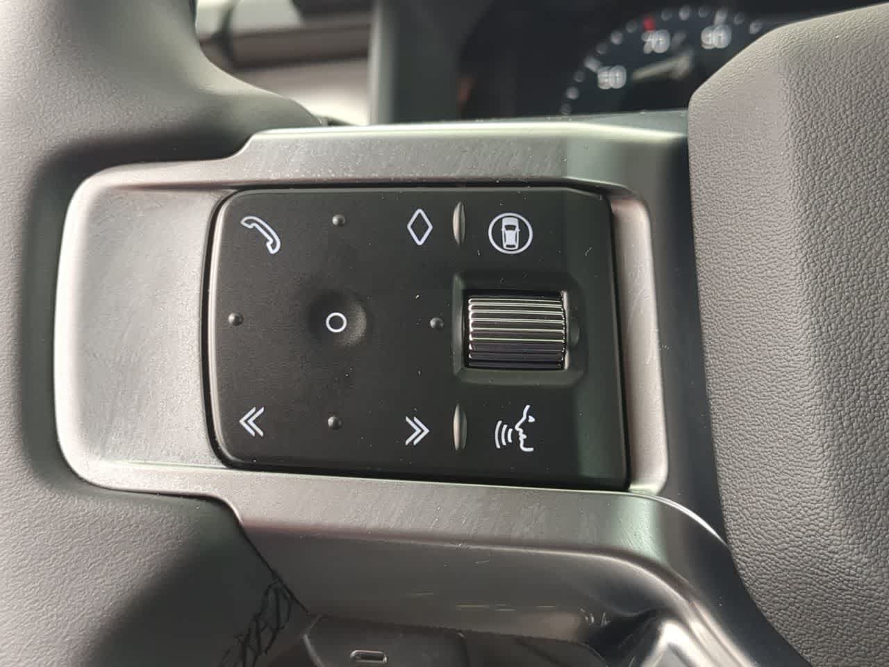Certified 2025 Land Rover Discovery Dynamic SE AWD/4WD image 26