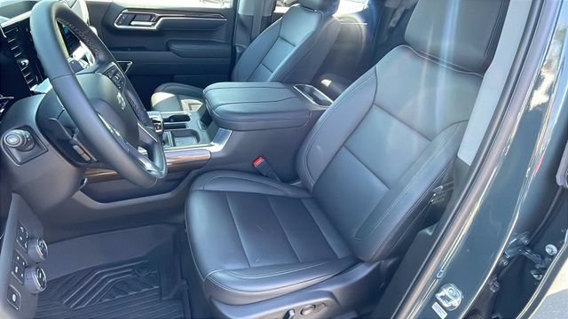 Used 2025 Chevrolet Silverado 1500 LT Trail Boss w/ LT Trail Boss Premium Package AWD/4WD image 13