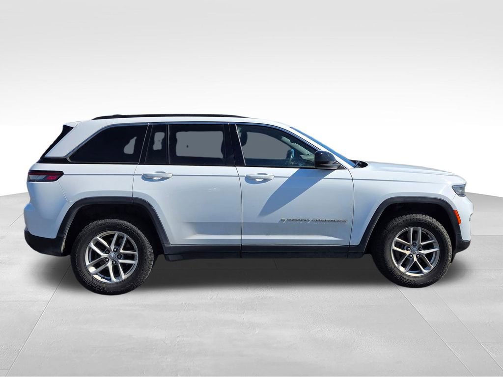 Used 2024 Jeep Grand Cherokee Laredo X w/ Trailer Tow Package AWD/4WD image 7